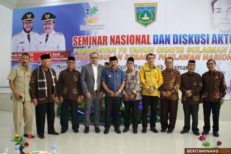 Kegiatan Seminar Nasional dan Diskusi Aktual Peringatan 70 Tahun Chatib Sulaiman dan Pengusulan sebagai Pahlawan Nasional di Hotel Aulia