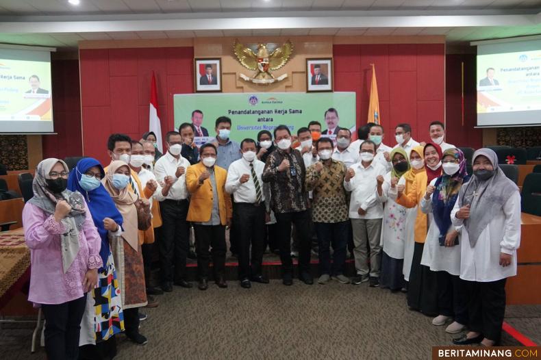 Foto bersama usai jalin kerja sama.Foto: Humas UNP