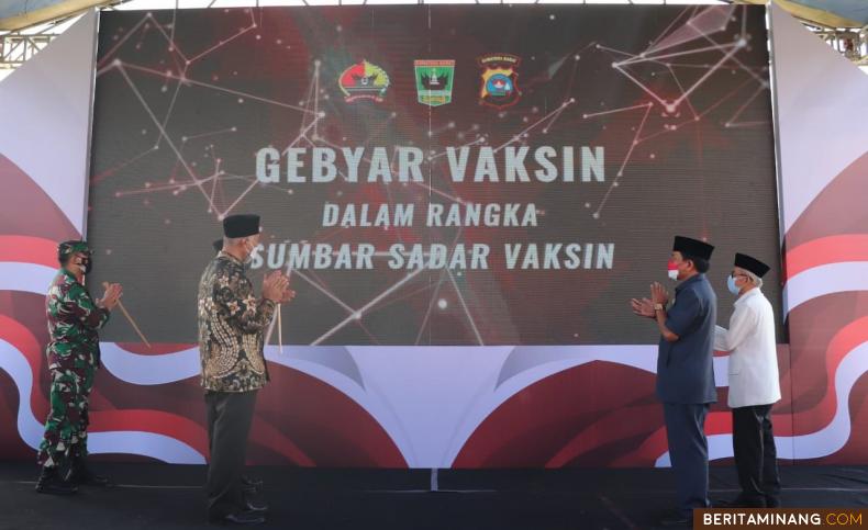 Gubernur Mahyeldi saat meluncurkan Program Sumdarsin bersama Kapolda Sumbar dan Danrem 032/WBr di Padang.