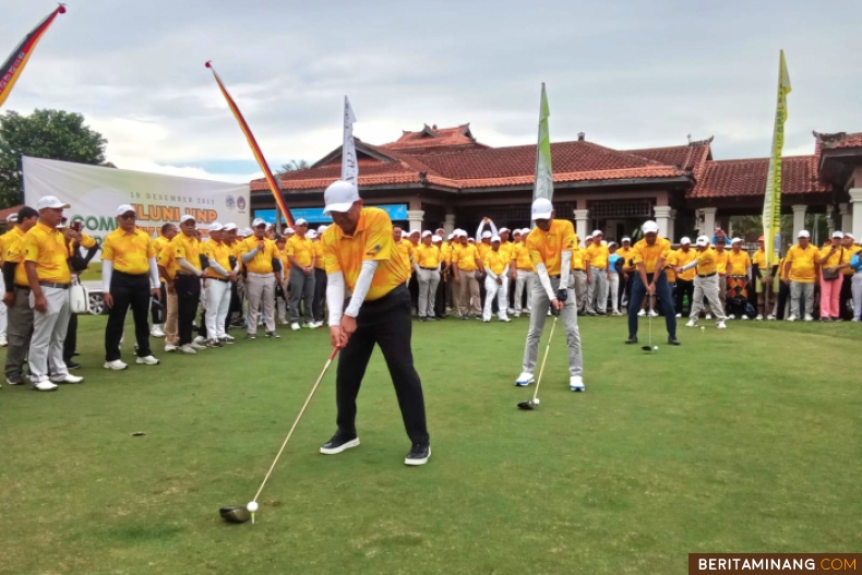 Pembukaan Iluni UNP Golf Tournament III yang berlangsung Minggu (10/12/2023) di lapangan golf Palm Springs Golf & Country Club, Nongsa, Kota Batam. Foto dokumentasi ET.