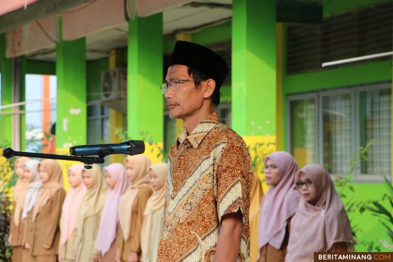 Armaidi Ajak Siswa SMKN 2 Pariaman Ikut Lomba Menulis Surat Untuk Ibu