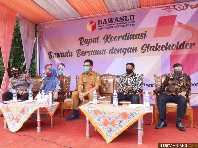 Suasana Rakor yang dilaksanakan Bawaslu Dharmasraya. Foto Eko P