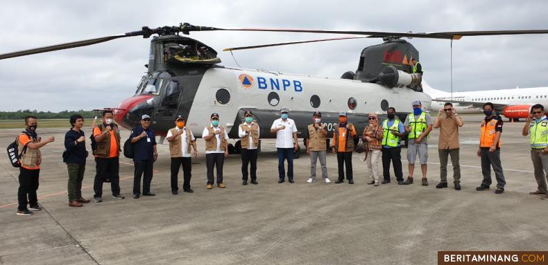 Heli jenis Chinook dengan kode CH-47D yang sudah sampai di Indonesia. Foto Humas BNPB