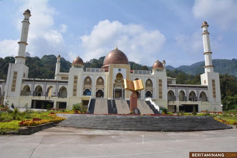 Islamic Center Padang Panjang.