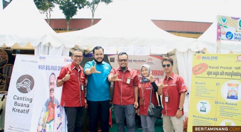 Walikota Padang Panjang Fadly Amran, BBA Datuak Paduko Malano saat di Festival berlangsung di Lapangan Khatib Sulaiman Banca Laweh, Kamis (12/3). Foto: Kominfo Padang Panjang