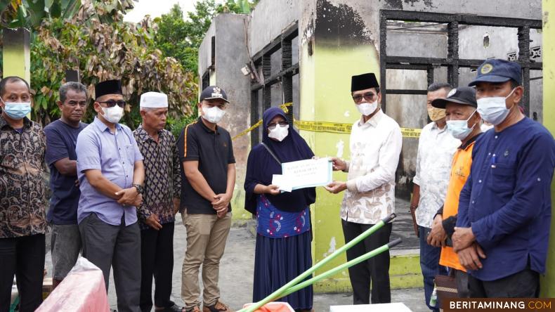 Bupati Lima Puluh Kota Kunjungi Warga Yang Alami Musibah Kebakaran