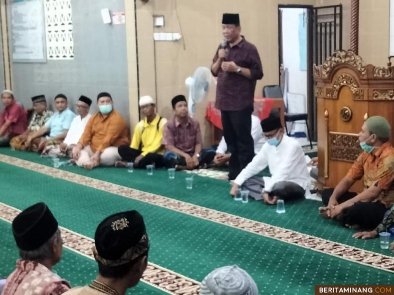 Bupati Pesisir Selatan, Drs. Rusma Yul Anwar, M.Pd., melaksanakan kegiatan Safari Ramadan khusus di Masjid Nurul Hidayah Nagari Painan Timur Painan, Rabu (20/04).