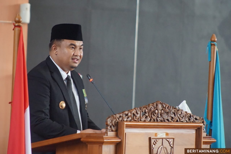 Bupati Dharmasraya Sutan Riska di Gedung DPRD Kabupaten Dharmasraya, Senin, (23/09/24). Foto: Kominfo Dharmasraya