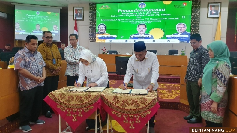 Dekan FBS UNP dan Presiden Direktur PT Rajagrafindo Tandatangani Perjanjian Kerja Sama