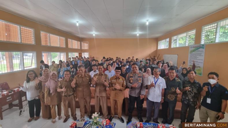 Bupati Safaruddin bersama peserta pelatihan VSGA Foto : Dok Kominfo Liko