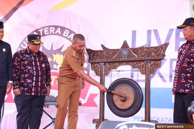 Plh. Gubernur Sumatera Barat, Audy Joinaldy Buka Livestock Expo 2024 yang digelar di Pasar Ternak Payakumbuh, Kelurahan Koto Panjang, pada Selasa (22/10/2024). Foto : Dok Do