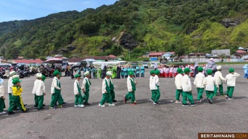 Suasana manasih haji anak murid TK yang dilaksanakan IGTKI Padang Panjang, Selasa (6/9/2022). Foto: Kominfo Padang Panjang