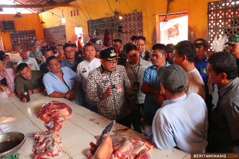 Isu Daging Positif Rabies, Pj Wako Payakumbuh Kunjungi Los Daging Pasar Ibuh