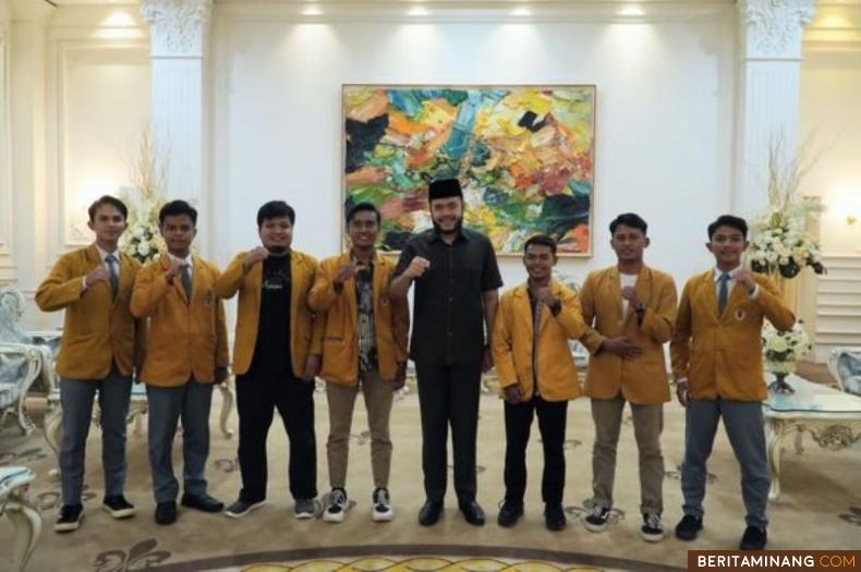 Wali Kota, H. Fadly Amran, BBA Datuak Paduko Malano foto bersama usai menerima kunjungan Pimpinan IPM Sumbar beserta rombongan, Senin (29/5/2023) di Rumah Dinas Wako. Foto: Kominfo Padang Panjang