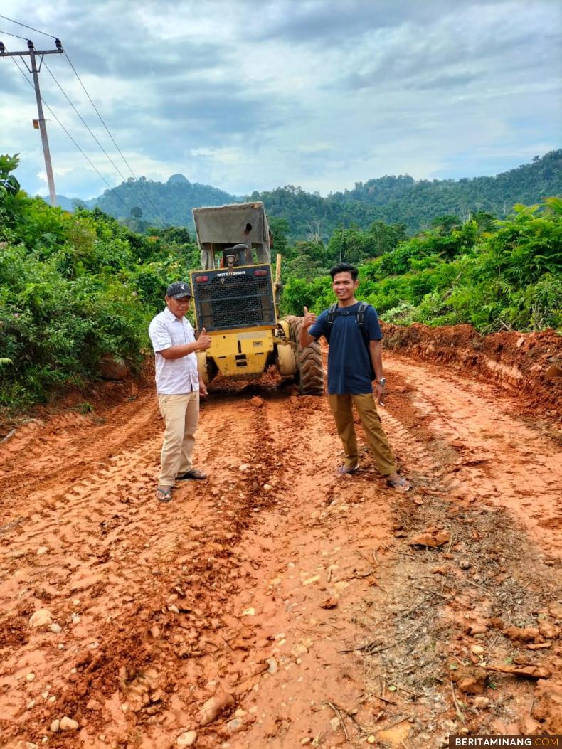 Kondisi jalan Rusak di Sangir Solsel yang butuh perhatian serius pemerintah. Foto: Eko P