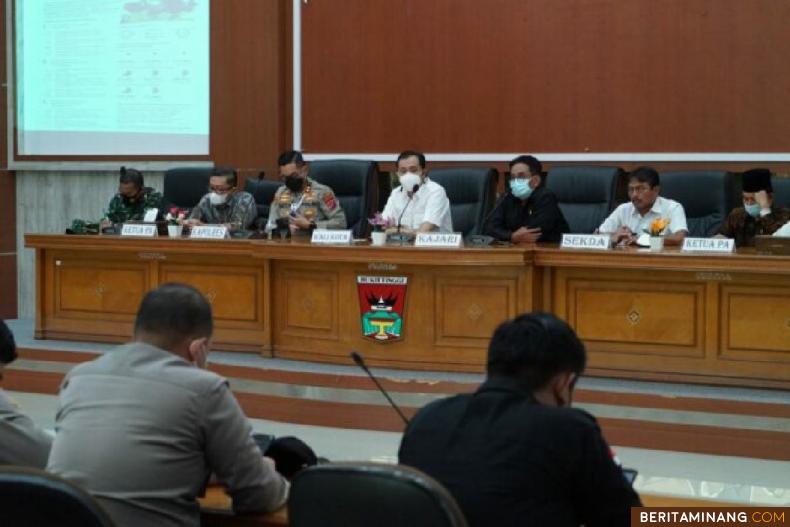 Kasus Covid-19 Meningkat, Pemko Bukittinggi Gelar Rapat Evaluasi ...