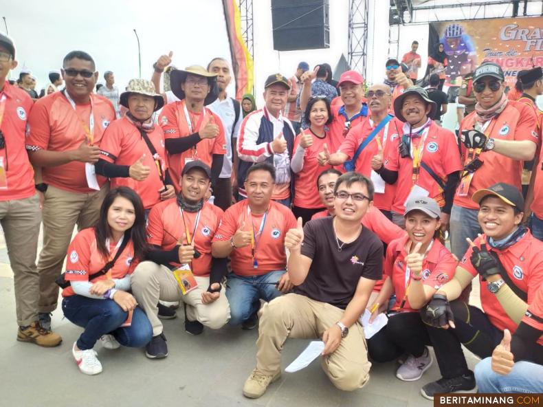 Tim Penyelenggara TdS foto bersama.