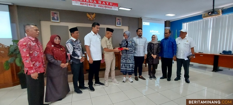 Rombongan Komisi II DPRD Provinsi Sumatera Barat saat kunjungan ke Provinsi Banten Dinas Kelautan dan Perikanan Provinsi Banten diterima Kepala Dinas Kelautan dan Perikanan Provinsi Banten, Kamis, 17 Oktober 2024. Foto: Humas DPRD Sumbar