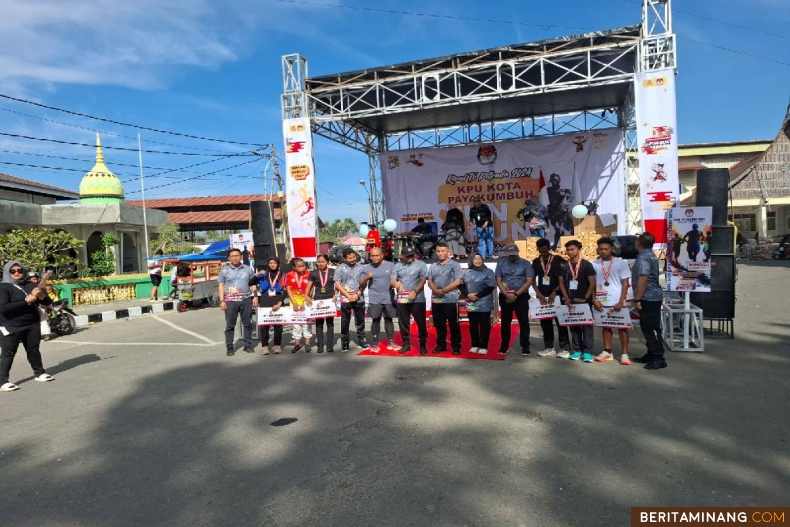 Komisioner KPU Payakumbuh bersama dengan Para pemenang Fun Run 2024. Foto : Dok Do