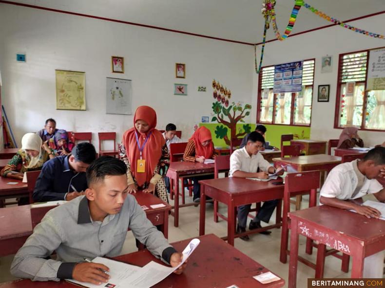 Suasana seleksi PPK yang dilaksanakan KPU Pessel. Foto KPU Pessel