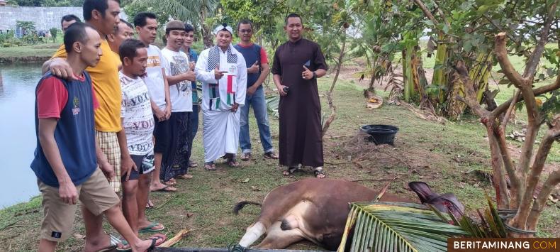 Suasana pemotonga hewan qurban di Lapas Kelas III Dharmasraya. Foto: Eko