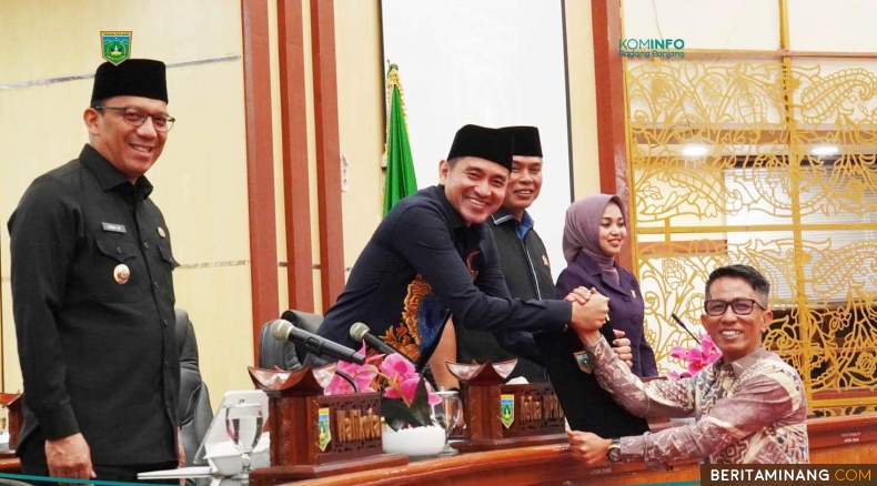 Suasana di DPRD Kota Padang Panjang saat Rapat Paripurna yang dipimpin Ketua, Imbral, S.E, Selasa (24/9/2024) malam di Gedung DPRD. Foto:Kominfo Padang Panjang