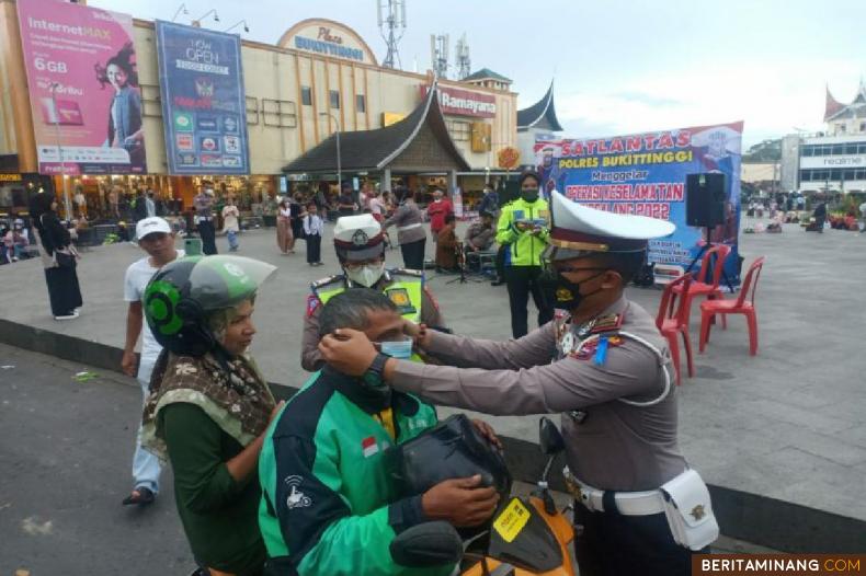 Ops Keselamatan SGL 2022, Sat Lantas Polres Bukittinggi Gelar Kegiatan Simpatik