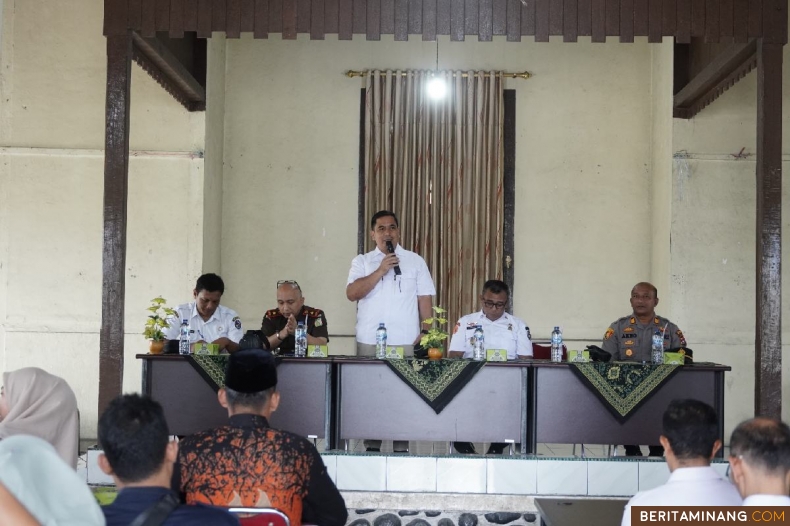 Pastikan Persiapan Pilkada, Pjs. Bupati Ahmad Zakri Monitoring Wilayah  di Kapur IX dan Pangkalan