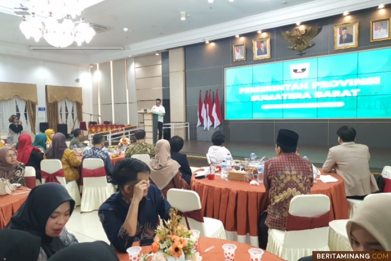 Jamuan makan malam pemakalah dan peserta Konferensi ICFLI-1 Pemerintah Provinsi Sumatera Barat dilaksanakan di Auditorium Gubernur, Jalan Sudirman Padang pada Rabu (16/10) malam. Foto ET.