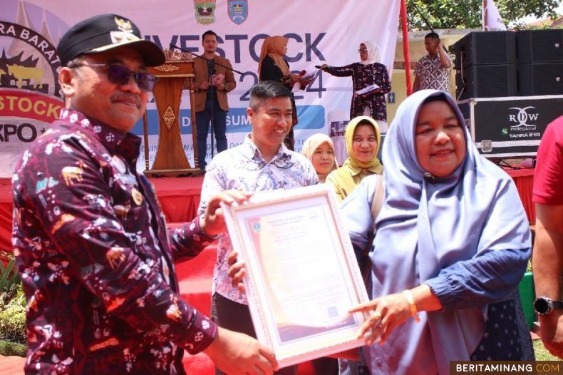 penutupan acara Kontes Ternak dan Livestock Expo 2024 tingkat Provinsi Sumatera Barat di Pasar Ternak Koto Panjang Payobasung, Kamis (24/10/2024). Foto : Dok Do