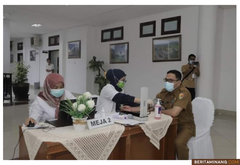 Suasana kegiatan vaksinasi di Kota Solok.