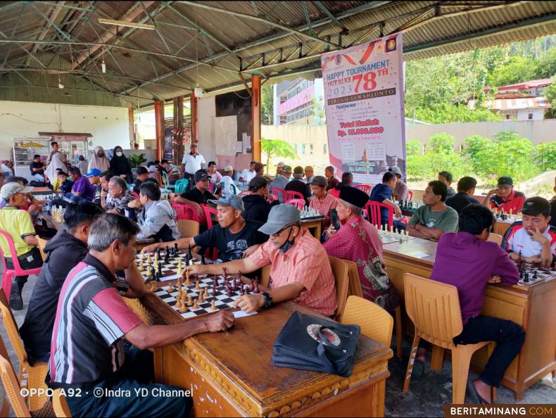 Suasana pertandingan catur 