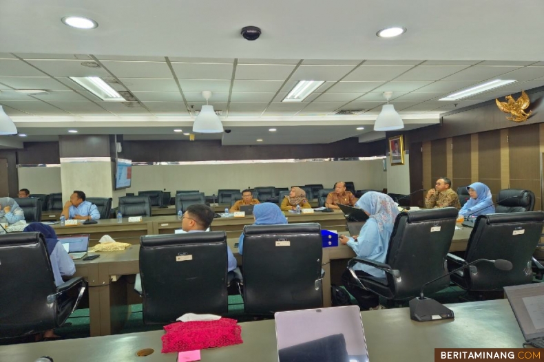 Pemko Payakumbuh Audiens dengan Kementerian Kesehatan Republik Indonesia di Aula Dirjen Kesehatan Masyarakat Kemenkes RI ,senin (21/10). Foto : Dok Kominfo Pyk