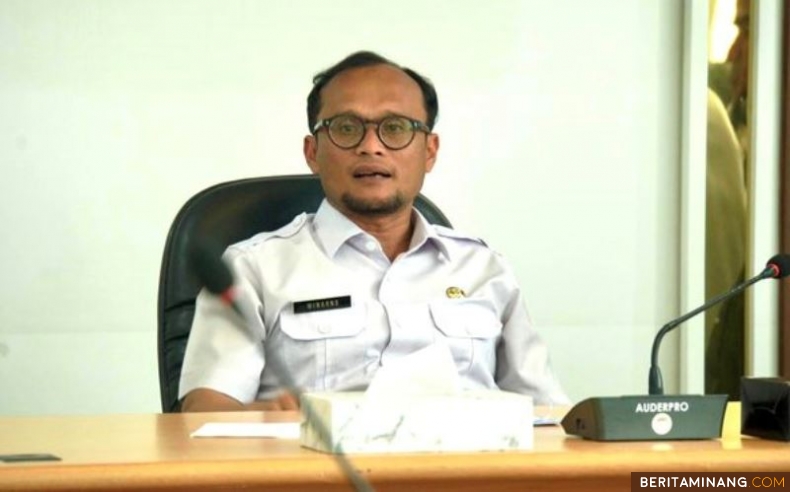 Penjabat (Pj) Sekretaris Daerah, Dr. Winarno, ME saat memimpin rapat persiapan penilaian Smart City tahap II di Ruang VIP Balai Kota, Rabu (9/10/2024). Foto: Kominfo Padang Panjang