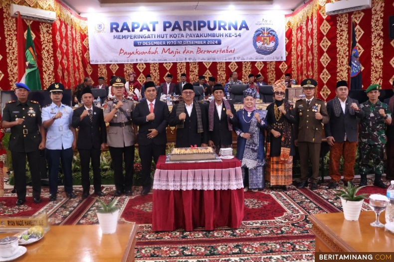 Pj Wako Suprayitno Hadiri Rapat Paripurna Istimewa Dalam Rangka Peringatan HUT Kota ke 54