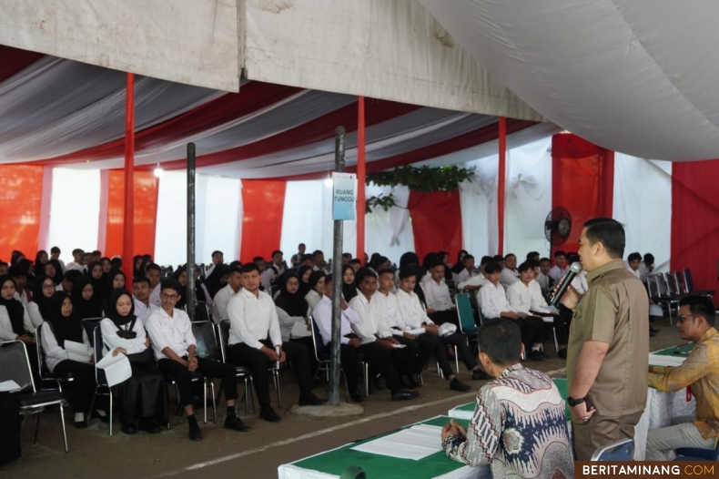 Pejabat sementara Bupati Limapuluh Kota Ahmad Zakri melaksanakan monitoring pelaksanaan seleksi CPNS pada Selasa (29/10/2024) pagi.