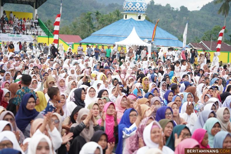 Peringatan Hari Ulang Tahun (HUT) ke-19 Kabupaten Solok Selatan  mendatangkan ulama kondang Miftah Maulana Habiburrahman alias Gus Miftah. Jumat (6/1/2023). Foto Diskominfo