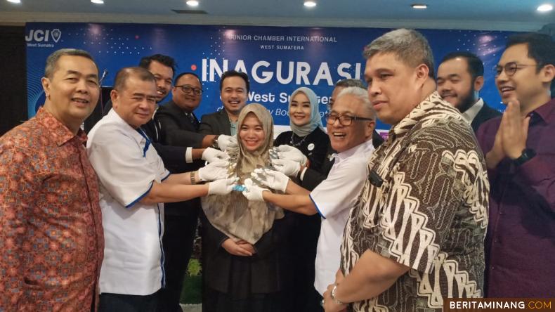 Suasana malam Inagurasi dan Pelatihan Junior Chamber International West Sumatra. Foto Humas Sumbar