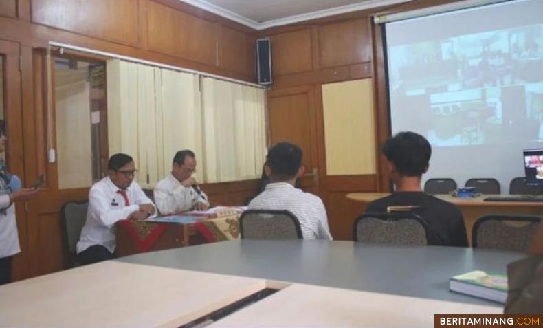 Suasana sidang Tipiring di ruang Aula Satpol PP Kota Padang. Kamis (2/2/2023) dengan hakim tunggal pengadilan Negeri Kelas 1A Kota Padang. Eka Prasetia Budidharma, S.H., M.H.