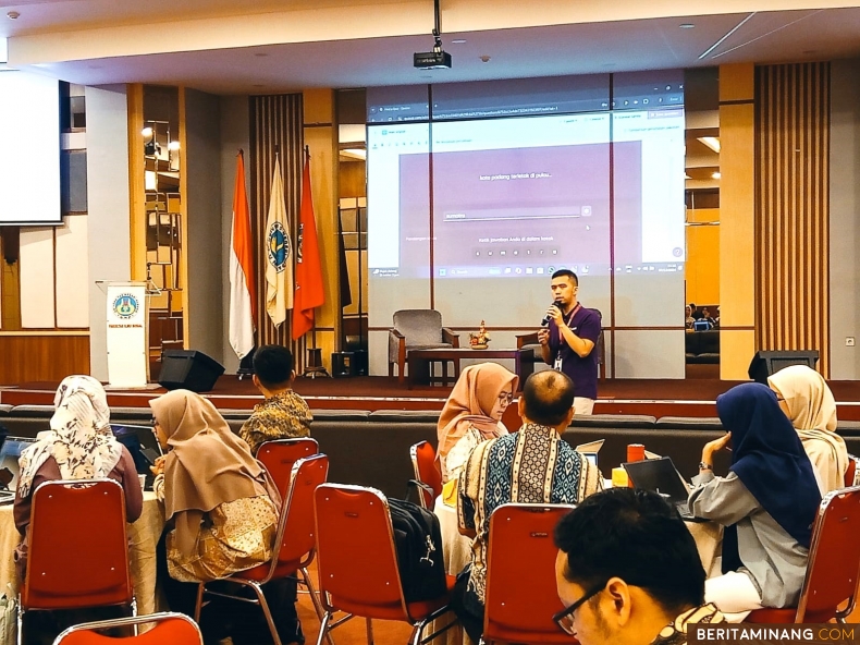 Suasana Workshop Pengembangan Konten Digital bagi Dosen di Lingkungan Universitas Negeri Padang mulai tanggal 7 -- 8 Desember 2024, yang dilakukan Sub. Direktorat Inovasi Pembelajaran dan MBKM, Direktorat Akademik, Universitas Negeri Padang. Foto: Humas UNP