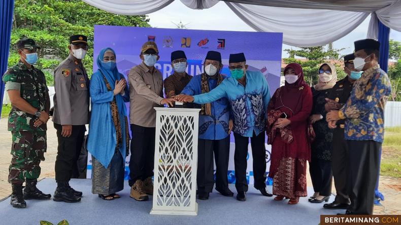 Ground breaking pembangunan gedung DPRD Kota Padang, Kamis (3/2/2022).