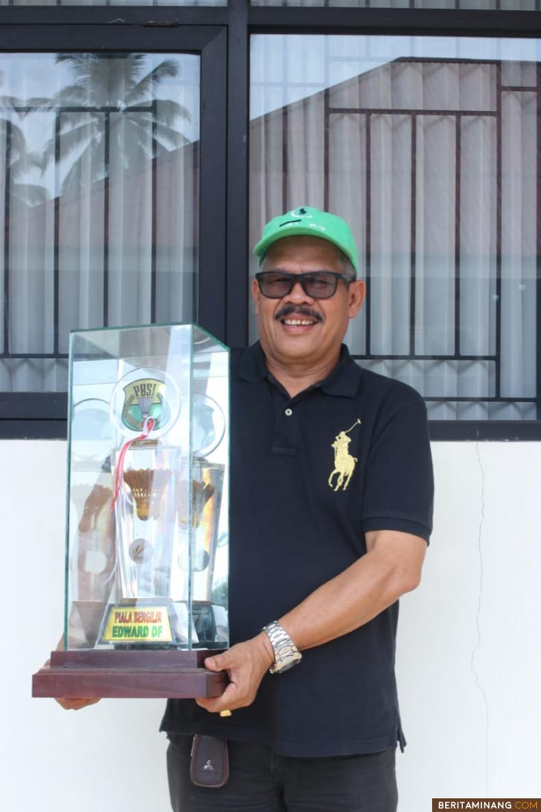 Turnamen Bulutangkis Yang Memperebutkan  Piala Bergilir Edward Df Kembali Digelar