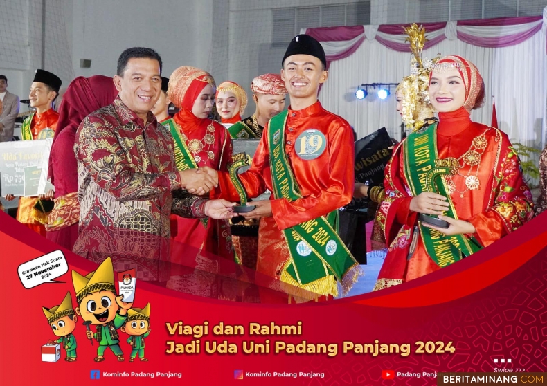 Penjabat (Pj) Wali Kota, Sonny Budaya Putra, A.P, M.Si serahkan piala pada Viagi Anfasini dan Febriani Aulia Rahmi yang terpilih sebagai Uda dan Uni Duta Wisata Kota Padang Panjang 2024, Sabtu (2/11/2024) malam di Gedung Serbaguna Sport Center Kota Padang Panjang. Foto Kominfo Padang Panjang