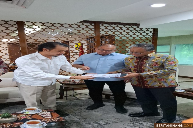 Wako Erman Safar Temui Menteri PU Serahkan 3 Proposal Untuk Kegiatan Prioritas Bukittinggi