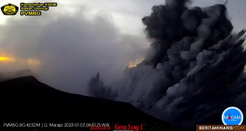 Kondisi erupsi Gunung Marapi, Sabtu (7/1/2023). Foto: PVMBG ESDM