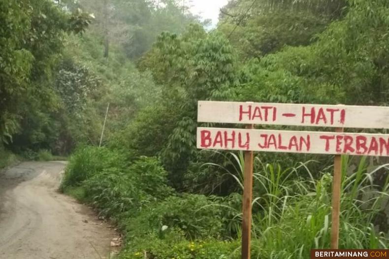 Kondisi jalan ke Alahan Panjang Kabupaten Solok. Foto suhanews.co.id