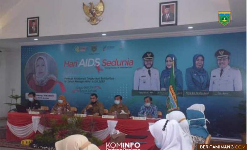 Suasana Seminar dan Webinar Peringatan Hari AIDS Sedunia Tahun 2020 yang diprakarsai oleh TP-PKK Kota Padang Panjang dan Dinas Kesehatan (Dinkes).