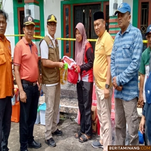 Gerak Cepat Pemko Payakumbuh,Sekdako Rida Ananda Serahkan Bantuan Korban Kebakaran