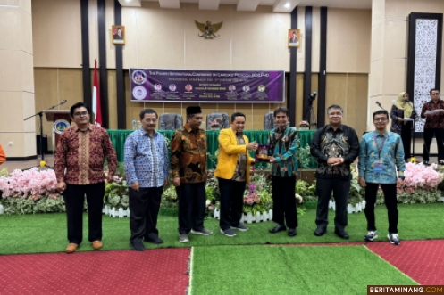 Program Studi IKB FBS Universitas Negeri Padang Gelar Konferensi Internasional ICOLP