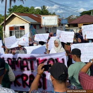 Ratusan Masyarakat Tuntut Bawaslu Payakumbuh Usut Tuntas Dugaan Politik Uang